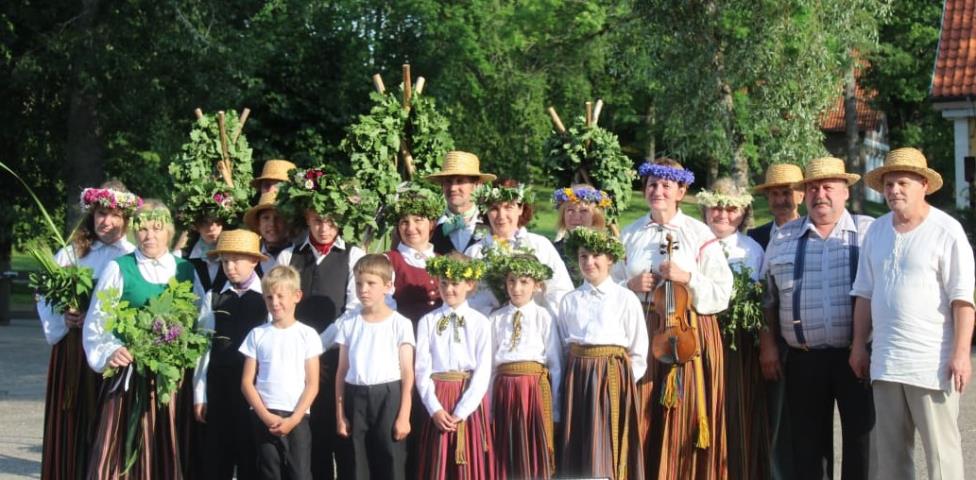 Folkloras kopa "Rota"